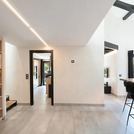 Apartment Demi-chalet Cosy A Avec Jardin, Parking Et Wi-fi - Fr-1-343-227